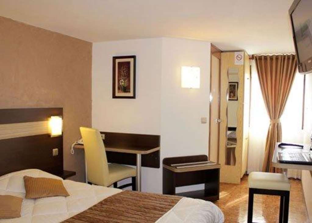 Contact Hotel Restaurant La Chaumiere Entre Orgeval Et Flins A13 Sortie 8 Les Mureaux Cameră foto