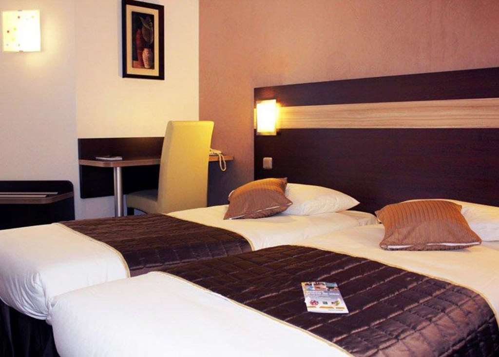 Contact Hotel Restaurant La Chaumiere Entre Orgeval Et Flins A13 Sortie 8 Les Mureaux Cameră foto