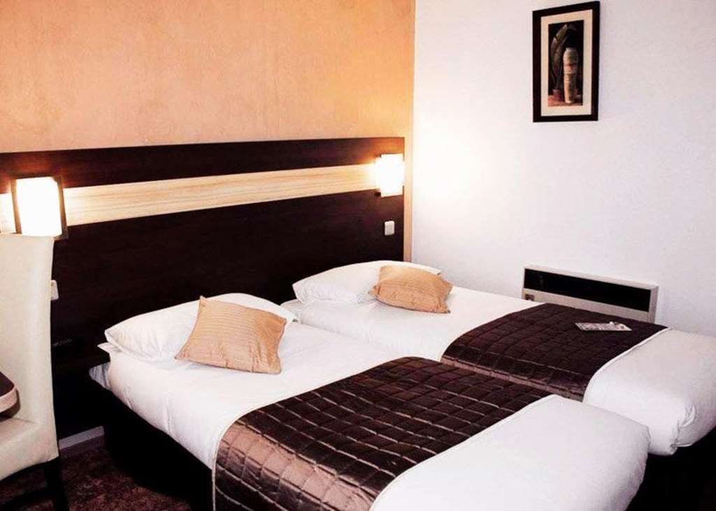 Contact Hotel Restaurant La Chaumiere Entre Orgeval Et Flins A13 Sortie 8 Les Mureaux Cameră foto